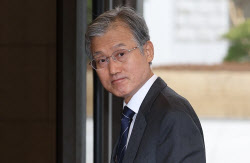 조희대 대법원장, 與 사법개혁 3법 본회의 처리 앞두고 '묵묵부답'