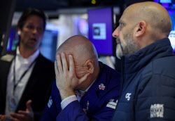 'AI가 대량감원→소비 붕괴→금융 불안 부른다'…월가 뒤흔든 보고서