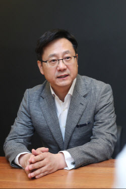 소액주주가 불편하면 다 나쁘다?…무너지는 창업자들[only 이데일리]