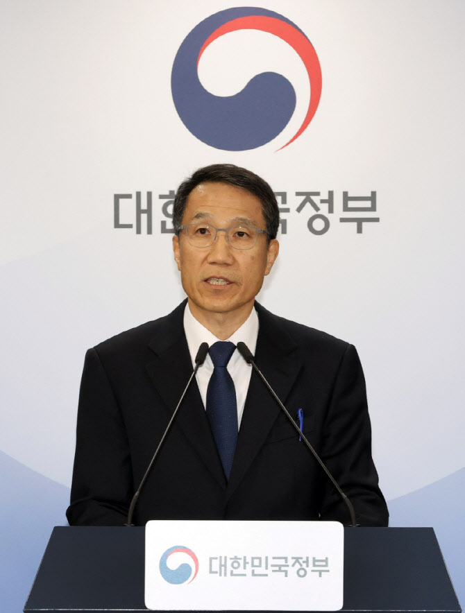 유재성 경찰청장 직무대행, AI 악용 등 가짜뉴스 엄정 대응을 위한 검경 합동 담화문 발표                                                                                                              