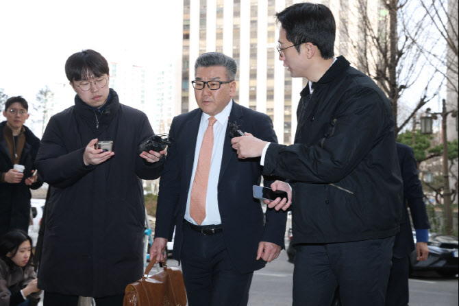 유병호 감사위원, 군 기밀 유출 관련 첫 피의자 조사                                                                                                                                                 