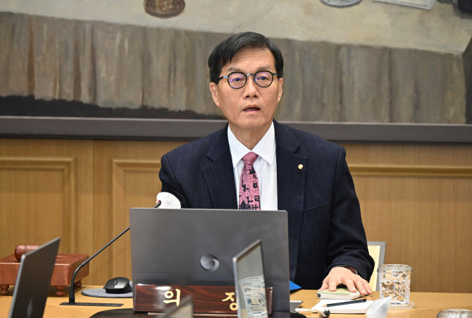 이창용 "올해 성장률, 수출·설비투자가 0.35%p 올려"