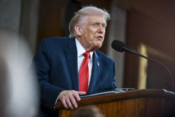 트럼프 “이란과 합의 원하지만…때로는 군사력 써야 할 때도”