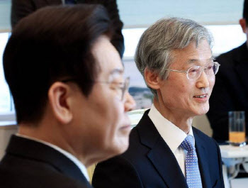 與, '사법부 수장' 사퇴압박 더 높인다…野 "법치·민주주의 파괴행위"