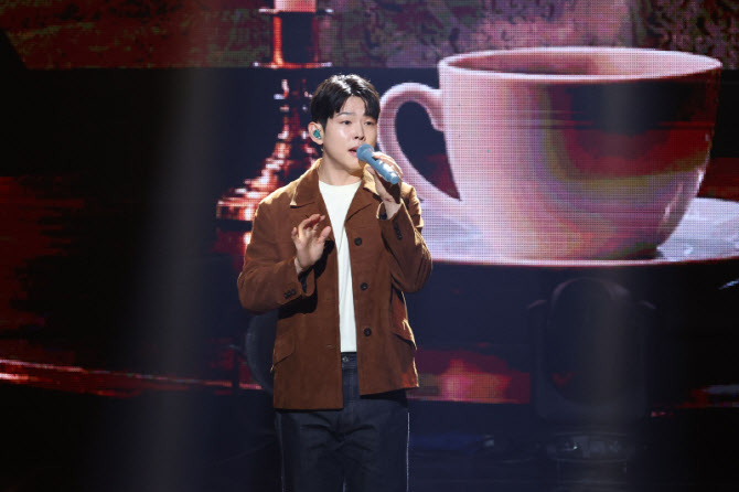 폴킴, 커피처럼 감미로운 무대                                                                                                                                                                      