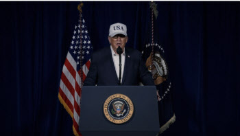 트럼프 “이란 정권 위협 제거할것…핵무기 보유 못해”(상보)