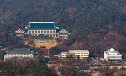 이란 최고지도자 하메네이 사망…靑 “동향 예의주시·교민 안전 최우선”