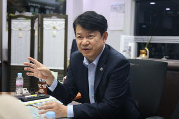 與 '국가재난' 수준 전세사기특별법 추진…최우선변제금도 상향 [only 이데일리]