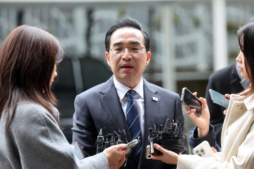 박홍근 "최우선 경제 과제, '성장 동력 창출'…낭비 예산 덜어낼 것"(종합)