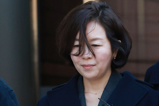 영장실질심사 마친 후 김경 전 시의원                                                                                                                                                               