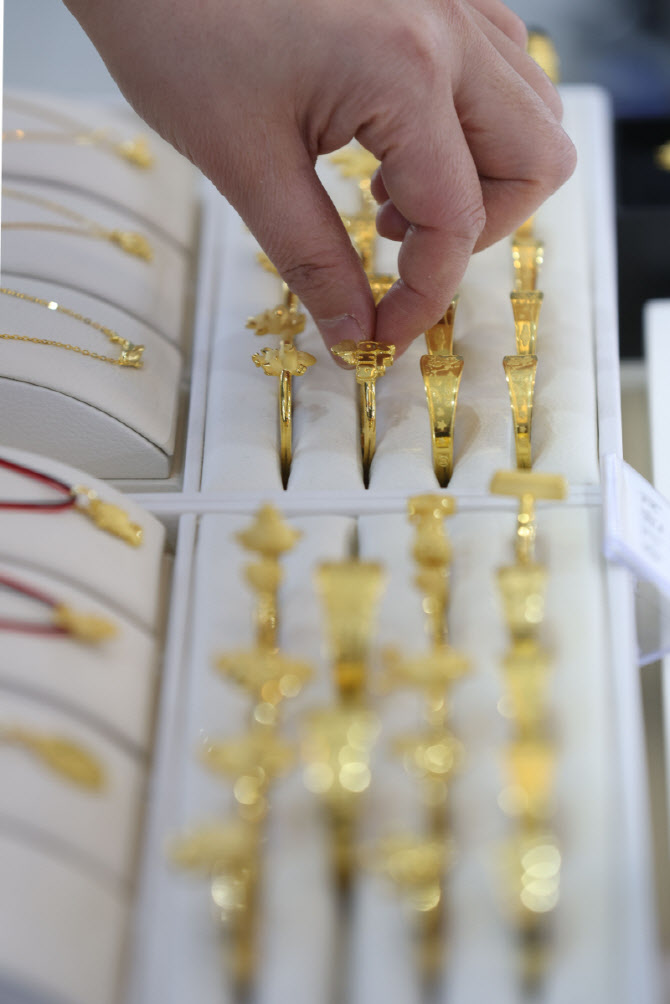 불안한 국제정세 '안전자산' 금값 상승                                                                                                                                                    