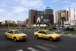 이란 새 최고지도자에 '강경파' 하메네이 차남(상보)