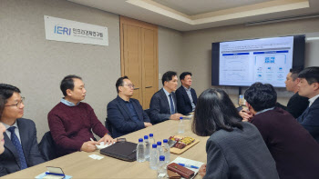 금요일 2시간 일찍 퇴근…1년이면 절반 떠나던 회사 달라졌다
