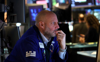 유가 100달러 넘으면 판 바뀐다…이란전 장기화에 월가 ‘경계’