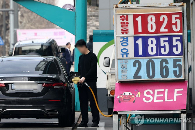 WTI 50%대 폭등·석유화학 직격탄...에너지 섹터, 지정학 리스크에 '희... - 뉴스 썸네일 이미지