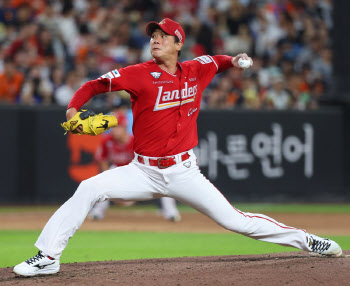 SSG 김광현, 일본서 재활 후 수술 여부 결정