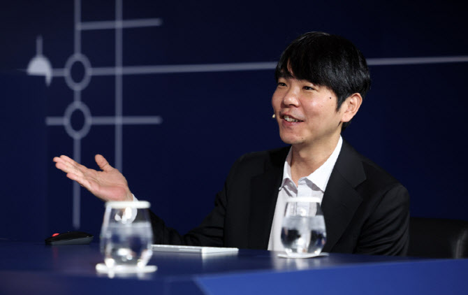 AI 바둑모델 시연 나선 이세돌                                                                                                                                                                      