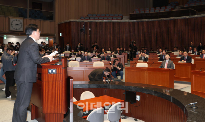 송언석, '12.3 계엄 다시 사과하고 尹에 대한 입장 정리해야'                                                                                                                               