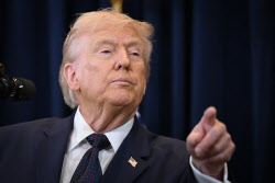 트럼프 "호르무즈서 필요시 유조선 보호…이란, 막으면 큰 대가"