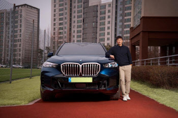 도이치모터스, 수원삼성 이정효 감독에게 BMW 지원
