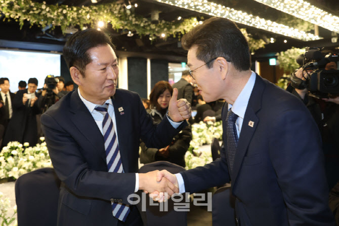 정청래 대표, 정원오 예비후보 향해 엄지척                                                                                                                                                          