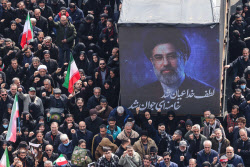 美정보당국 “이란 당장 붕괴 안해”…트럼프 장기전 가나