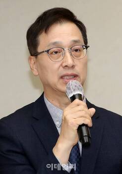 33년 만에 한미약품 떠나는 박재현…전문경영인 체제 유지될까