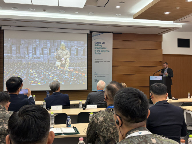 K배터리 미국 방산시장 노린다...中 대신할 韓배터리 급부상 - 뉴스 썸네일 이미지