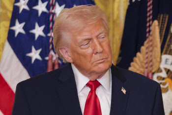 트럼프 “푸틴, 이란 전쟁에 조금 돕고 있을 수도"