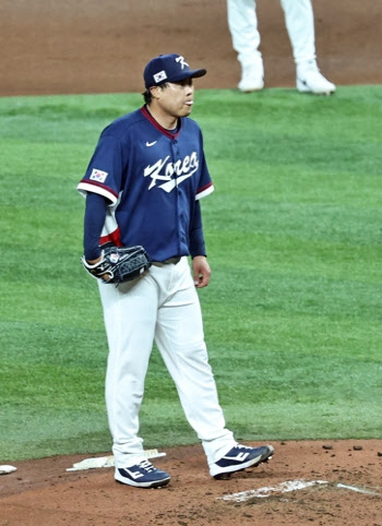 류현진, 국가대표 은퇴 선언..."후배들과 함께 해 영광"