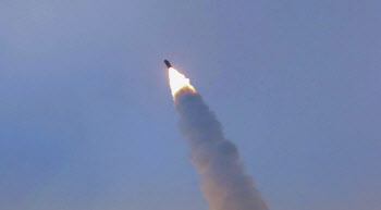 北, 동해상 미상 발사체 발사…한미 연합훈련 속 긴장 고조