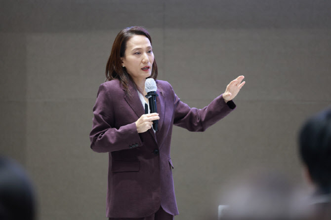 이수형 금통위원 “점도표 확대로 시장 소통↑…통화정책 역량 확충할 것”