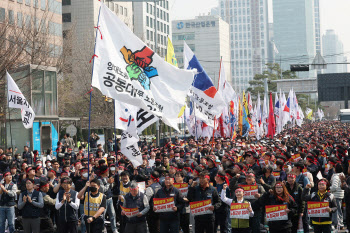 “이재명 교섭 나오라”는 민주노총…대통령도 사용자일까?
