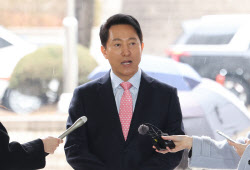 [포토]질의에 답하는 오세훈 시장                                                                                                                                                                         