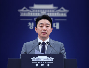 강훈식, UAE서 원유 2400만 배럴 긴급 확보…“공급 최우선 보장”(종합)