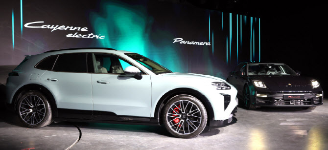 공개된 카이엔 터보 일렉트릭과 파나메라 레드 익스클루시브                                                                                                                                          