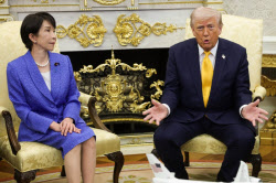 트럼프, 日에 “더 나서라” 압박…‘진주만’ 발언에 어색한 기류도(종합)