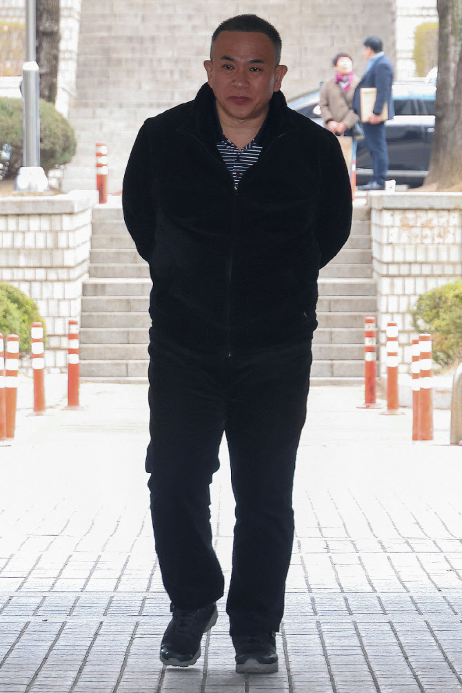 명태균, '오세훈 정치자금법 위반 혐의 공판' 증인으로 출석                                                                                                                                