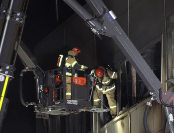 대전 공장 화재, 실종자 1명 사망…남은 실종자 13명 수색 '총력전'