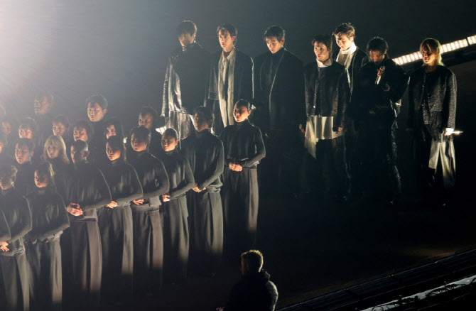 왕의 귀환, 'BTS 컴백'                                                                                                                                                                   