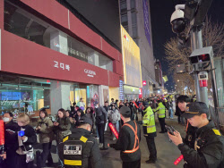 4년 만의 'BTS 컴백'…아미들, 떠난 자리도 빛났다