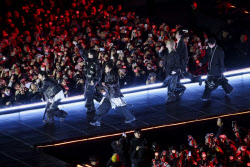“팬들이 도시를 점령했다”…외신이 본 'BTS 컴백' 순간