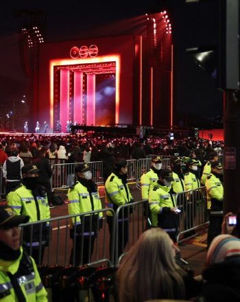 경찰 인건비만 10억+α…민간행사 동원 공무원 비용은 혈세로?