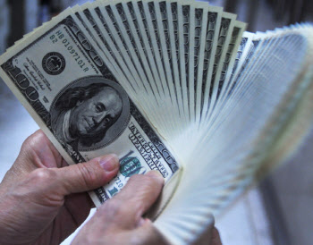 '오일 쇼크’ 우려에 천장 뚫고 오르는 환율…1550원까지 열어둬야