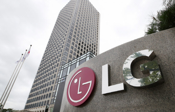 LG 구광모, 이사회 의장직 사외이사에 맡긴다…지배구조 개선