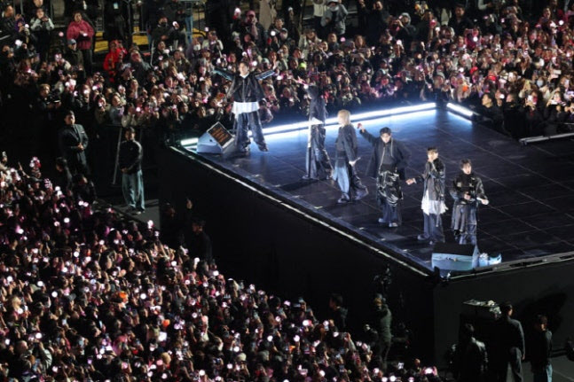 하이브, BTS 컴백 초반 잡음에 급락…“오히려 매수 기회”-SK