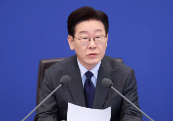 [속보]李대통령 “공공기관 차량 5부제 등 솔선수범”
