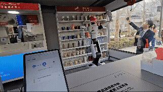 로봇알바가 음료 건네고…로봇약사는 처방약 조제 척척