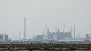 카타르, 한국 LNG 장기계약 불가항력 선언…라스라판 피격 후폭풍