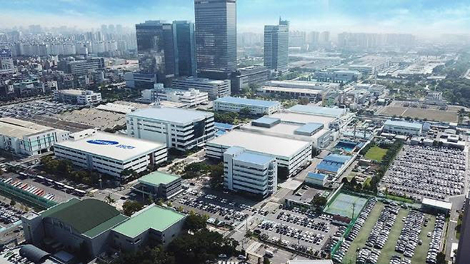 삼성전기, AI 서버향 MLCC·FCBGA 호황 초입…목표가↑-하나